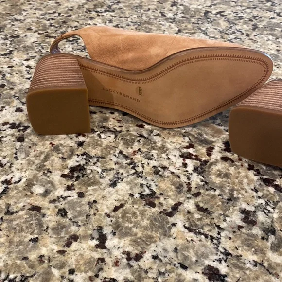 NWOT Lucky Brand Ratonda Leather Block Heels - Picture 10 of 10